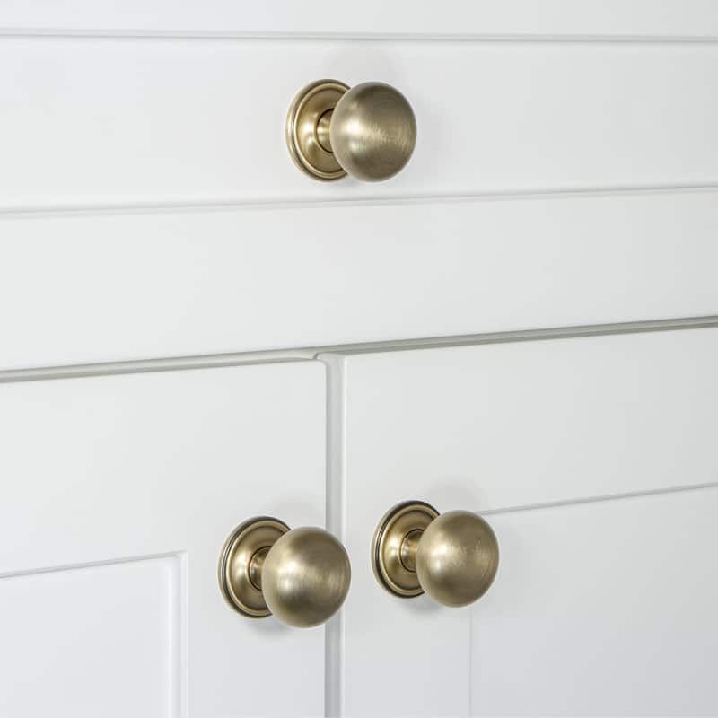 Grandeur FIFT-BRASS-KNOB-GEO Fifth Avenue 1-3/8” Solid Metal Luxury