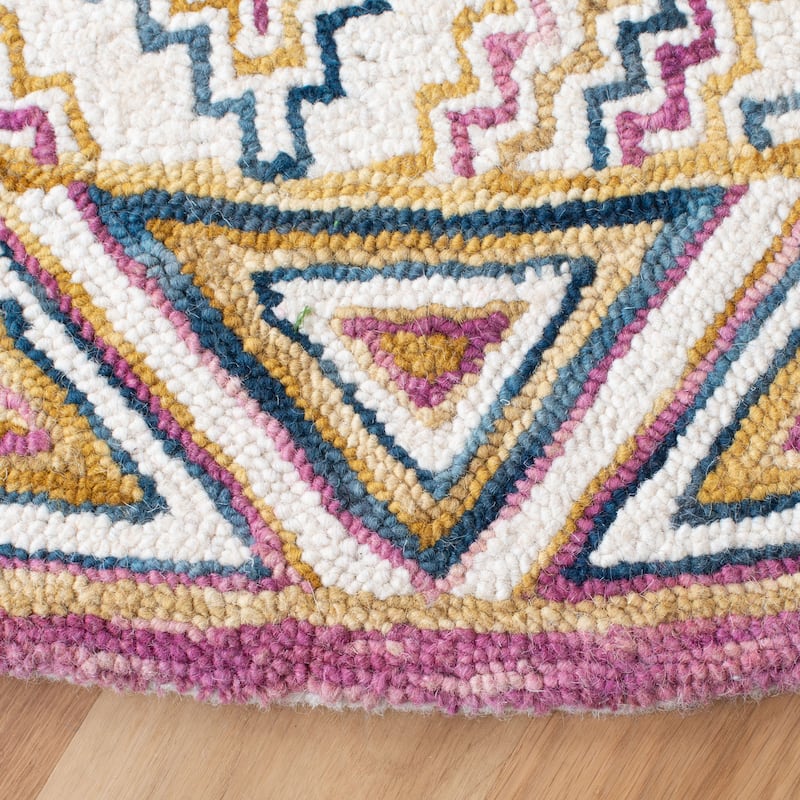 SAFAVIEH Handmade Aspen Malaurie Boho Tribal Wool Rug