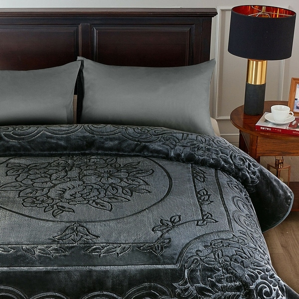 Heavy plush blanket deals