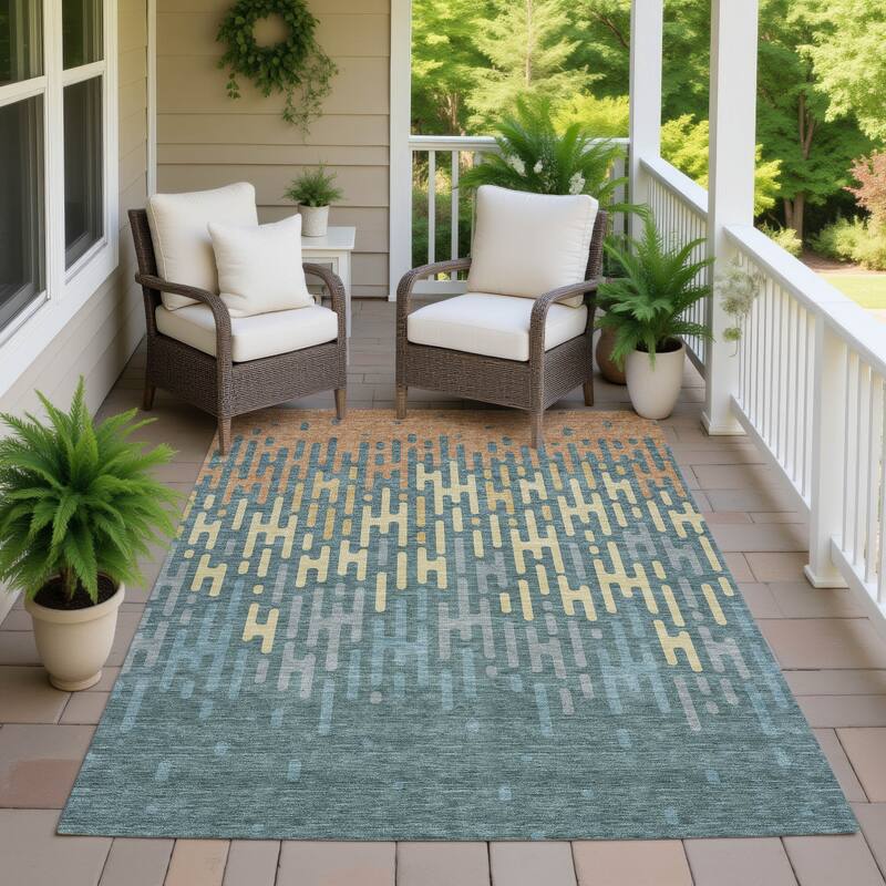 Machine Washable Indoor/ Outdoor Modern Kingman Chantille Rug
