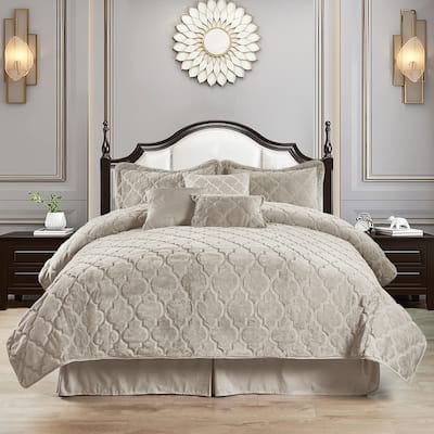 FauxFur Moroccan Design 7-piece Embroidered Quilt Set