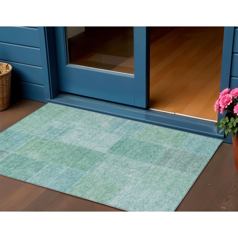 HomeRoots Patchwork Transitional Rectangle Outdoor Rug