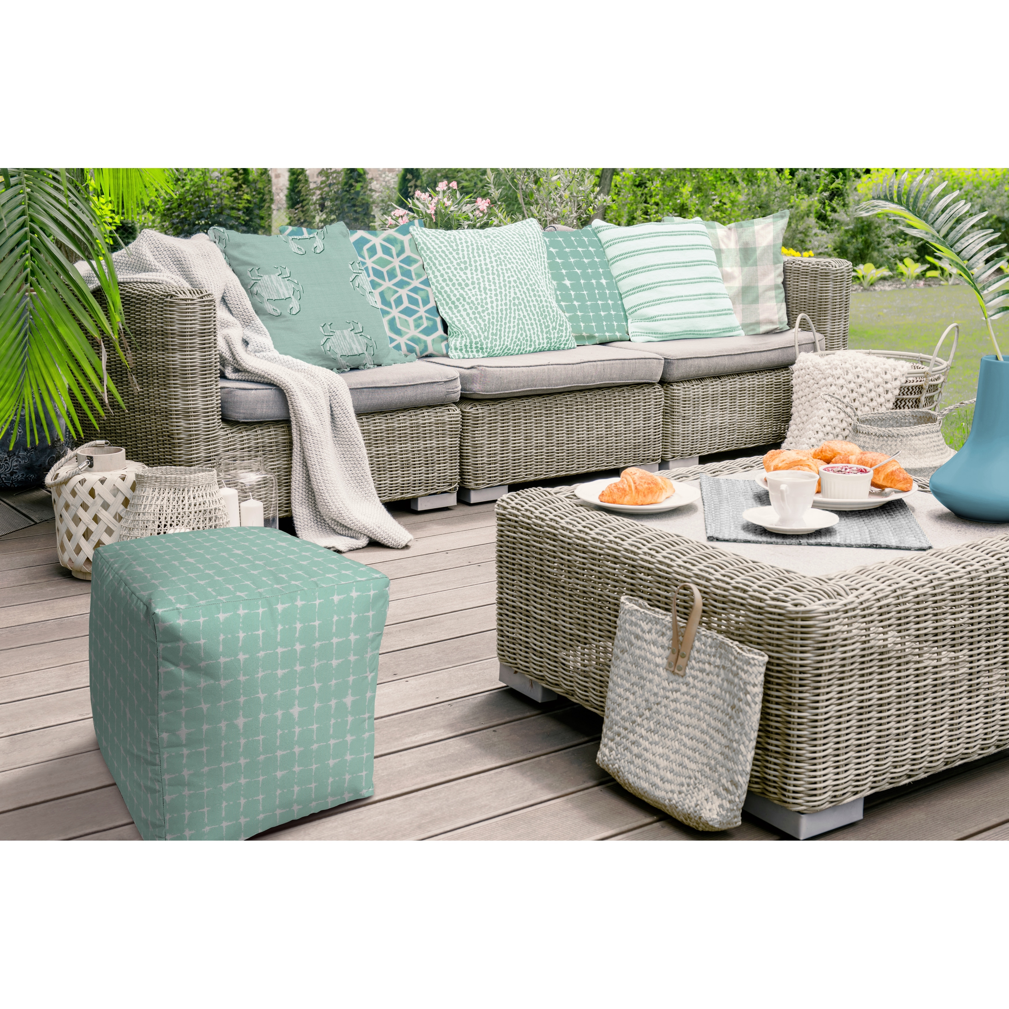 Outdoor pouf set deals