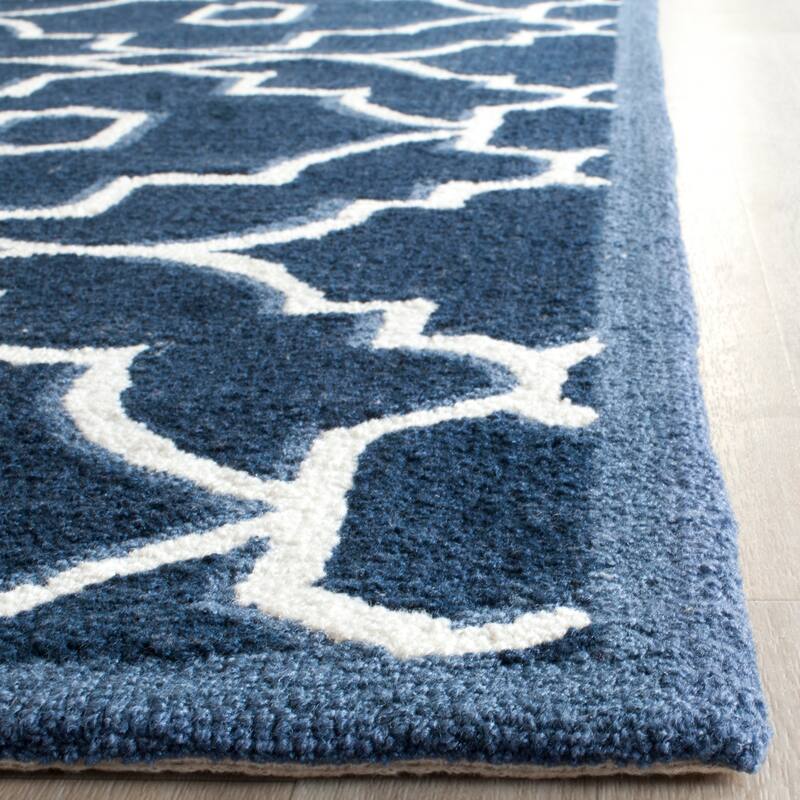 SAFAVIEH Handmade Four Seasons Indrishka Floral Rug