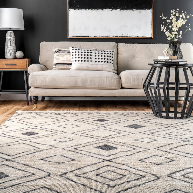 Nuloom Geometric Kenley Spotted Diamonds Area Rug