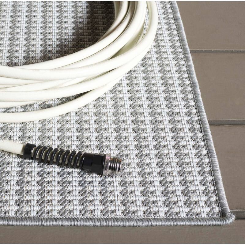 SAFAVIEH Terrace Ribana Indoor/Outdoor Washable Backyard Patio Rug