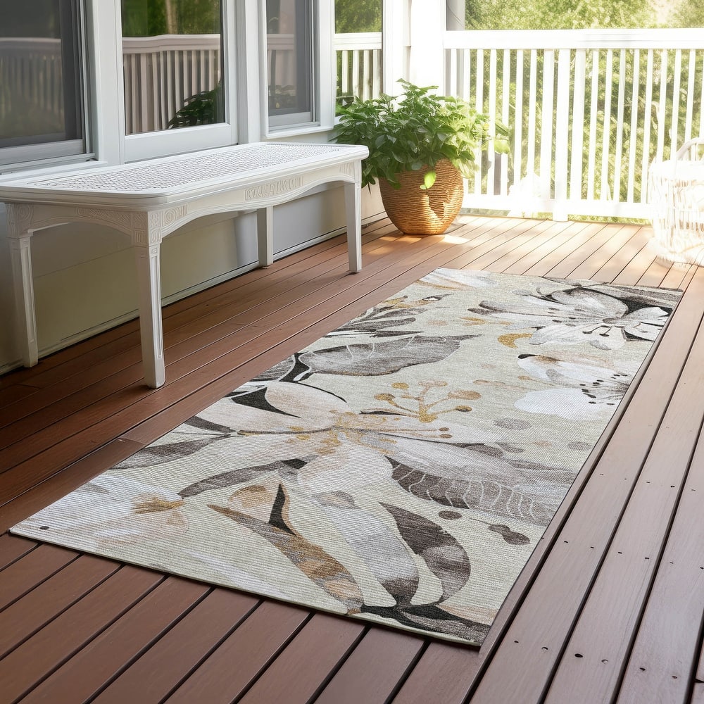 Machine Washable Indoor/ Outdoor Floral Chantille Rug