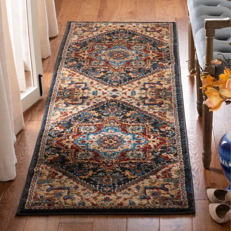 SAFAVIEH Summit Evalyn Traditional Oriental Rug