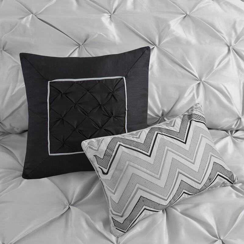 GDF Studio - Laurel 7-Piece Tufted Comforter Set with Decorative Pillows