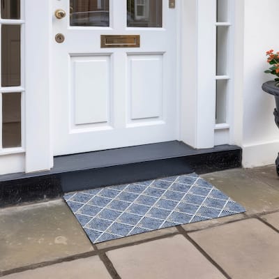 Machine Washable Indoor/ Outdoor Chantille Modern Shells Rug