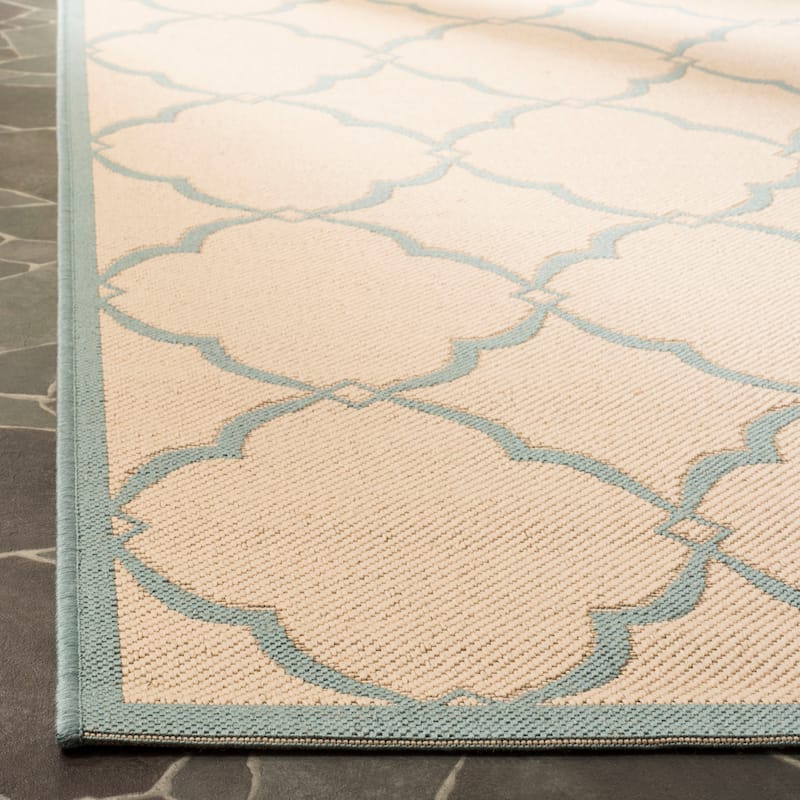 SAFAVIEH Linden Gaye Indoor/ Outdoor Waterproof Patio Backyard Rug.