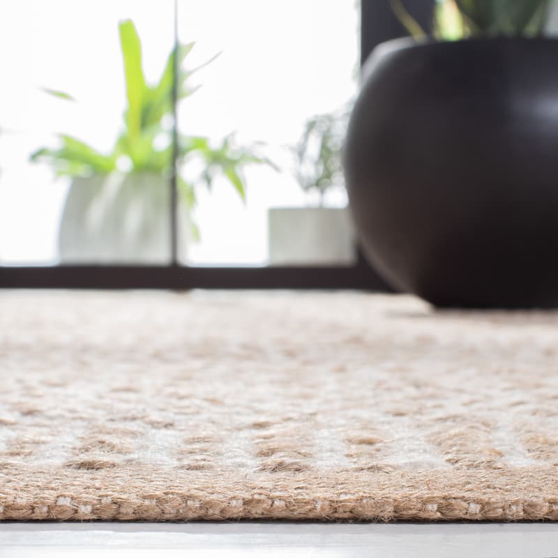 SAFAVIEH Handmade Natural Fiber Presley Geometric Jute Rug
