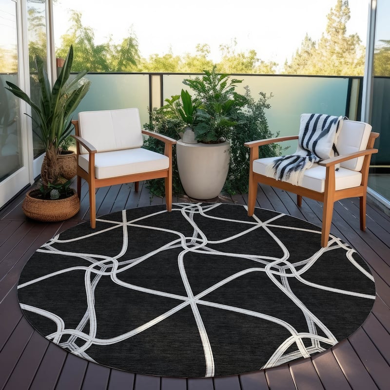 Machine Washable Indoor/ Outdoor Contemporary Links Chantille Rug - Black - 8' x 8'