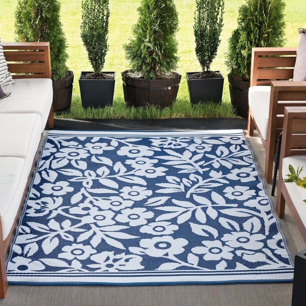 Sundown Beach Floral Indoor/Outdoor Area Rug