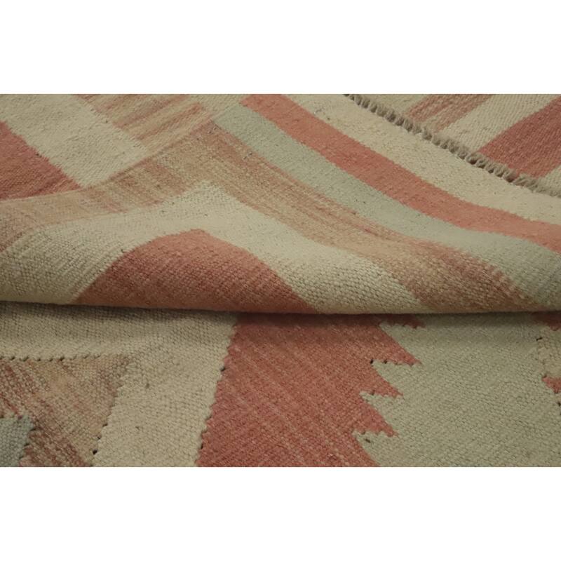 Hand Woven Southwestern Wool Green Geometric Area Rug - 6' 7'' X 5' 2''