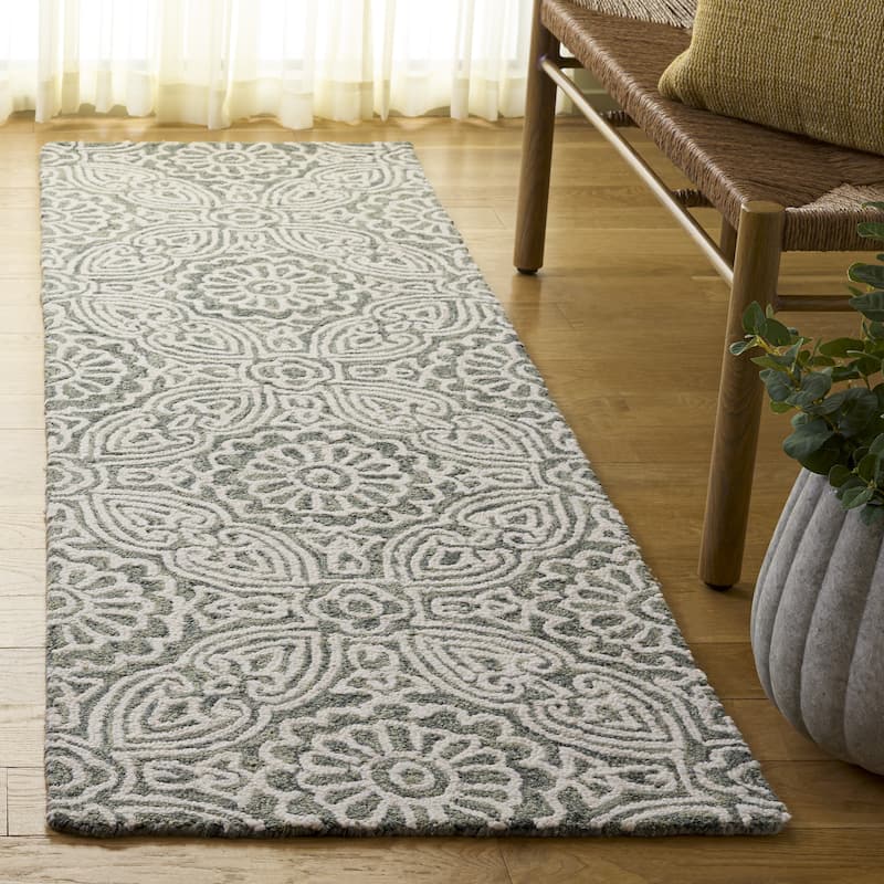 SAFAVIEH Hand-Tufted Blossom Naamah Patterned Wool Rug - Grey/Ivory - 2'3" x 8' Runner