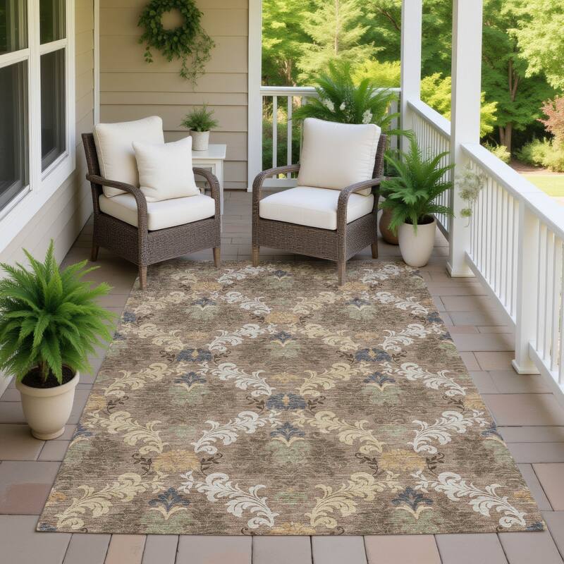 Machine Washable Indoor/ Outdoor Damask Patna Chantille Rug