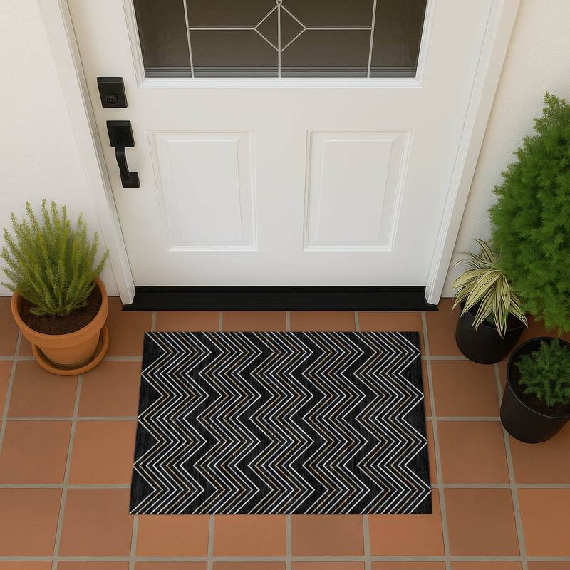Machine Washable Indoor/ Outdoor Modern Chevron Chantille Rug - Black - 1'8" x 2'6"