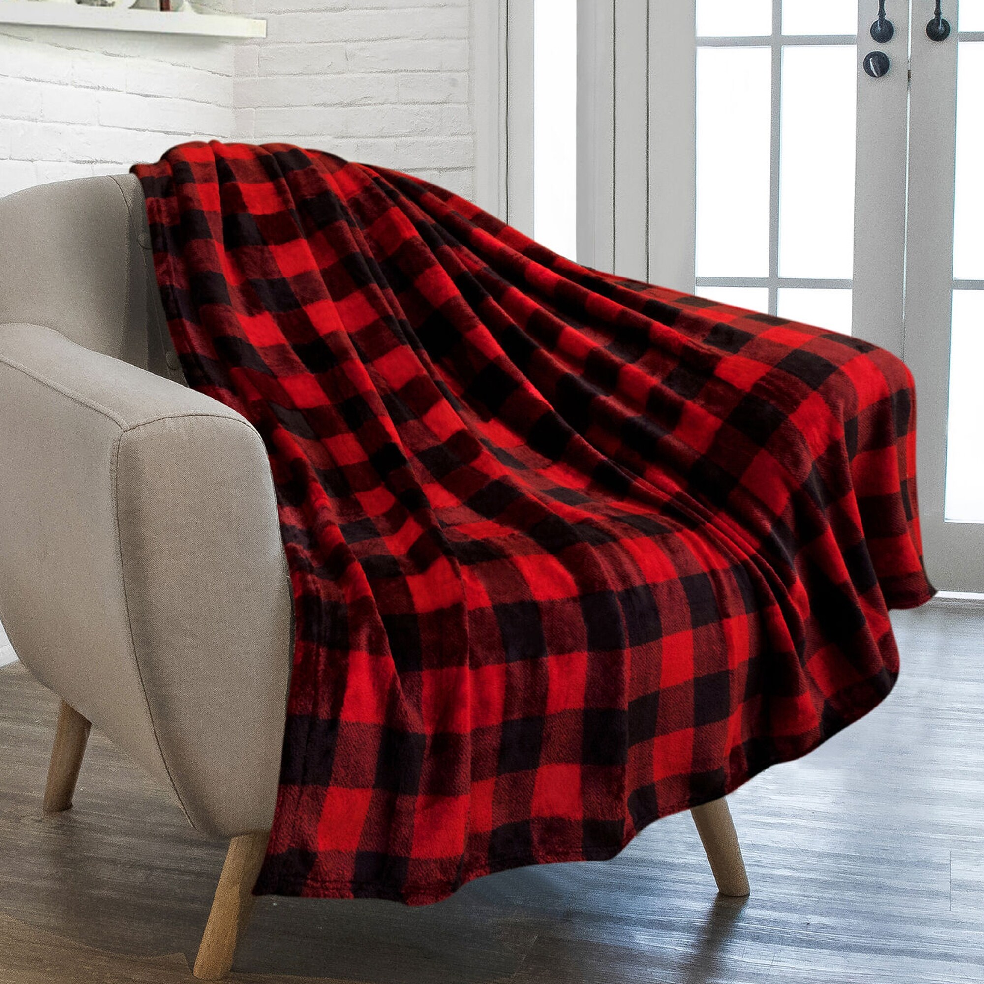 Plaid Buffalo Checker Blanket Microfiber Fleece Red/Black - Bed Bath &  Beyond - 33498627