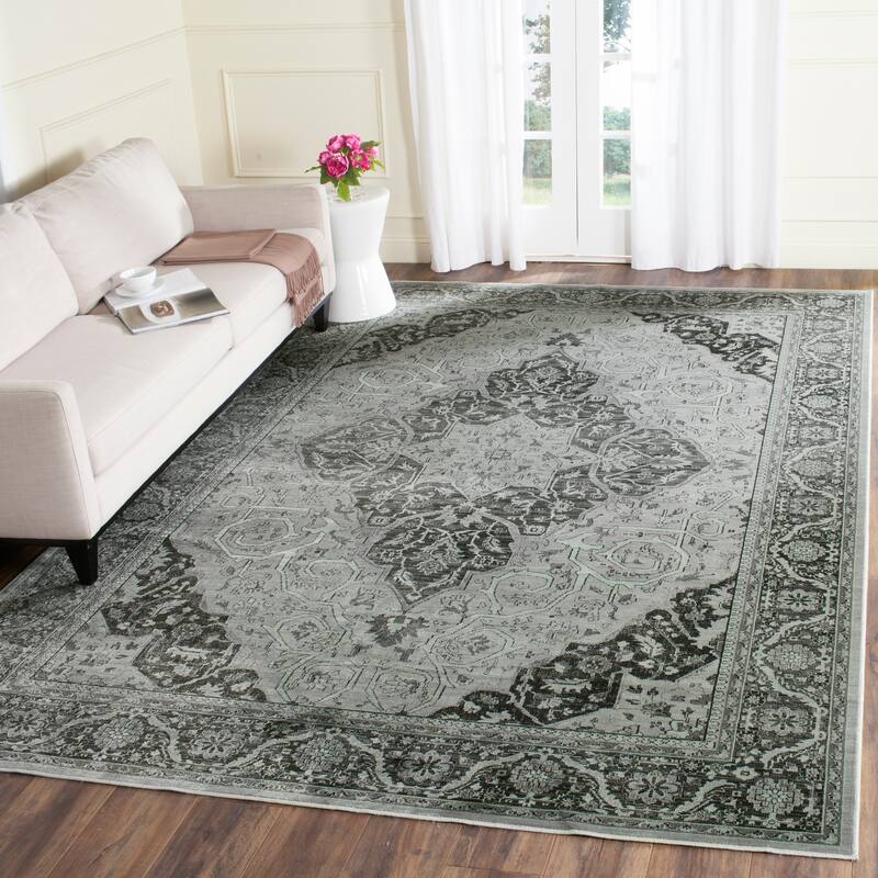 SAFAVIEH Vintage Distressed Boho Leonora Oriental Rug - 6'7" x 9'2" - Light Blue/Multi