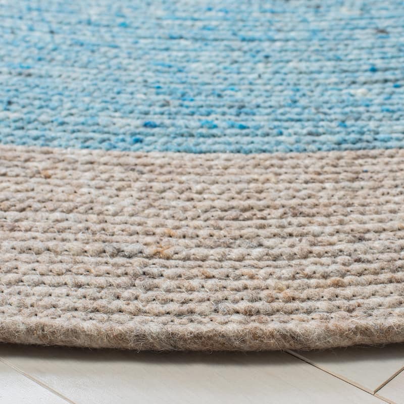 SAFAVIEH, Handmade Braided Sirlei Wool Rug