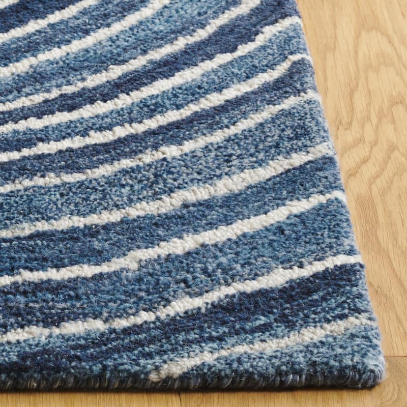 SAFAVIEH Handmade Abstract Hannelie Modern & Contemporary Rug