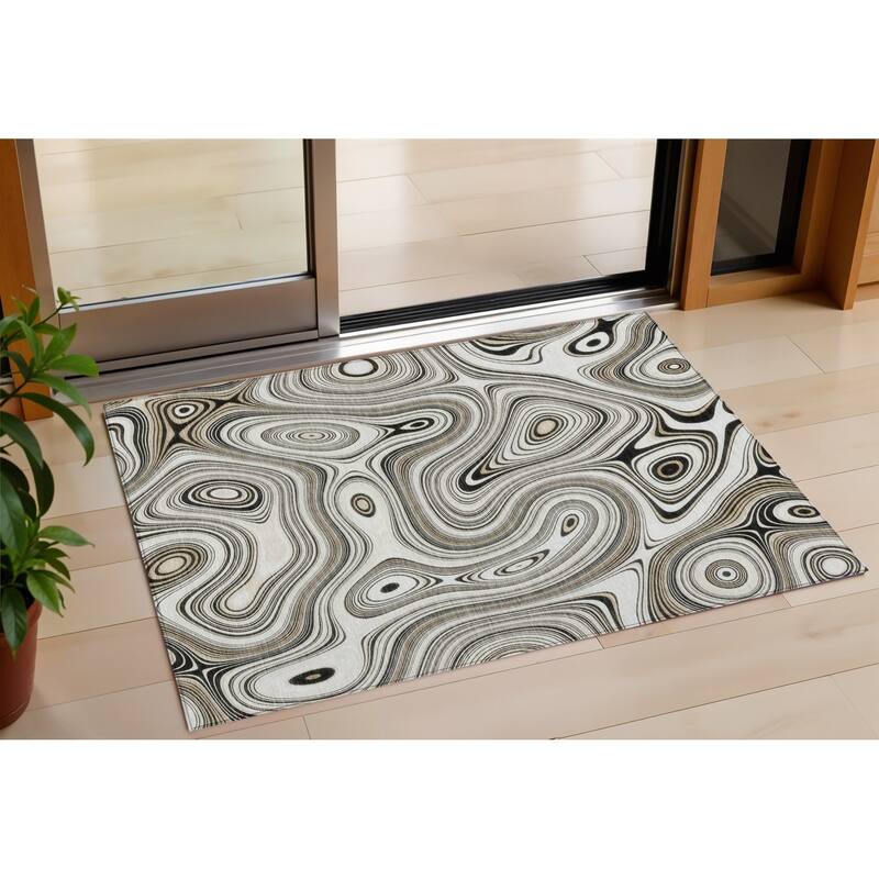 HomeRoots Geometric Transitional Rectangle Outdoor Rug - 3' x 5'