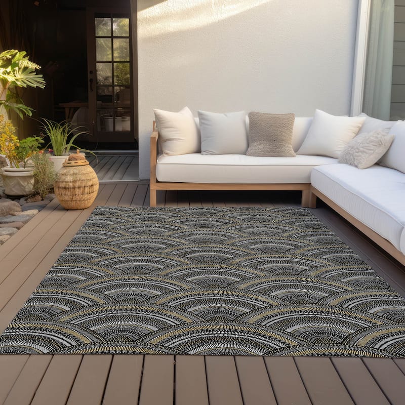 Machine Washable Indoor/ Outdoor Modern Mosaic Chantille Rug