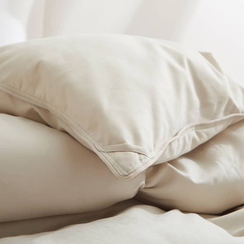 All-Season Medium Warmth White Goose Down Comforter with Premium Fabric
