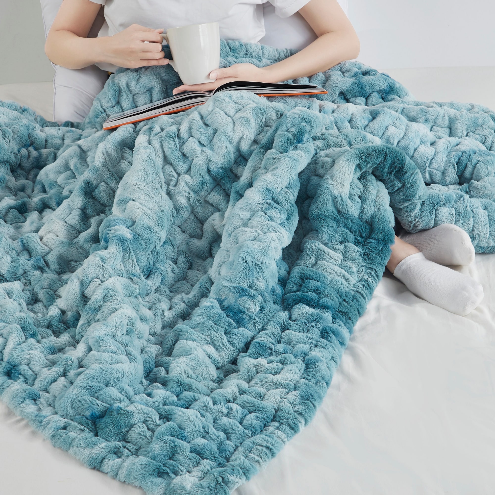 Comfort spaces ruched faux fur plush 3 best sale piece throw blanket set ultra soft flu