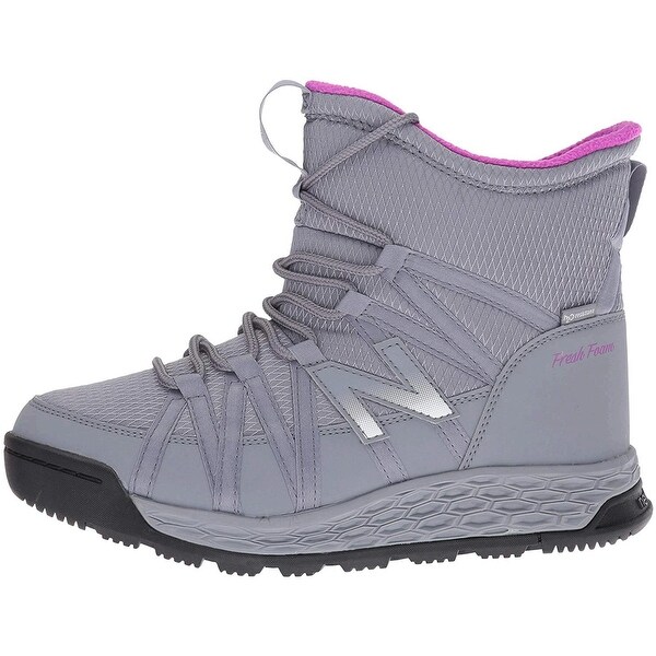 New balance ankle shoes