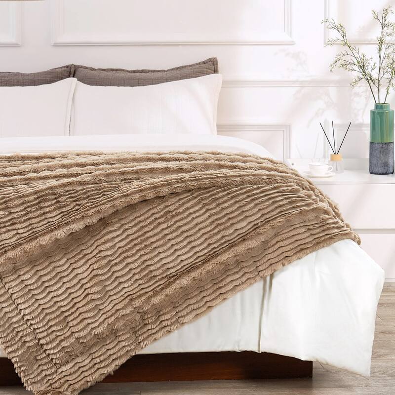 Home Soft Things Wavy Pattern FauxFur Throw