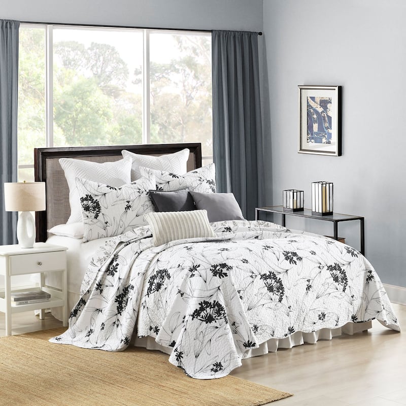 3 Pcs Black White Floral Quilt Bedspread Set