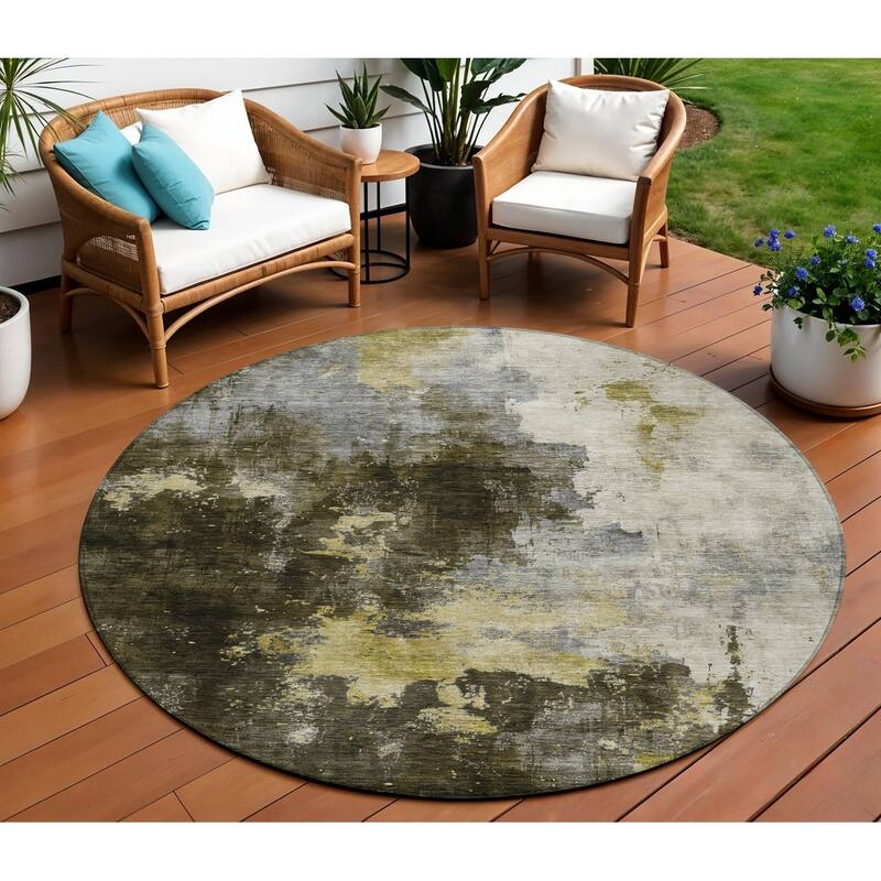 HomeRoots Abstract Transitional Rectangle Outdoor Rug - 8' Round
