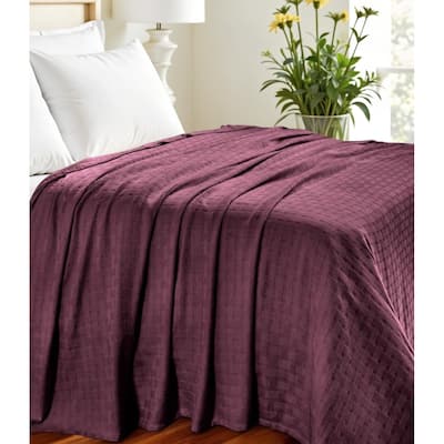 HomeRoots King Plum Cotton Basketweave Geometric Blanket