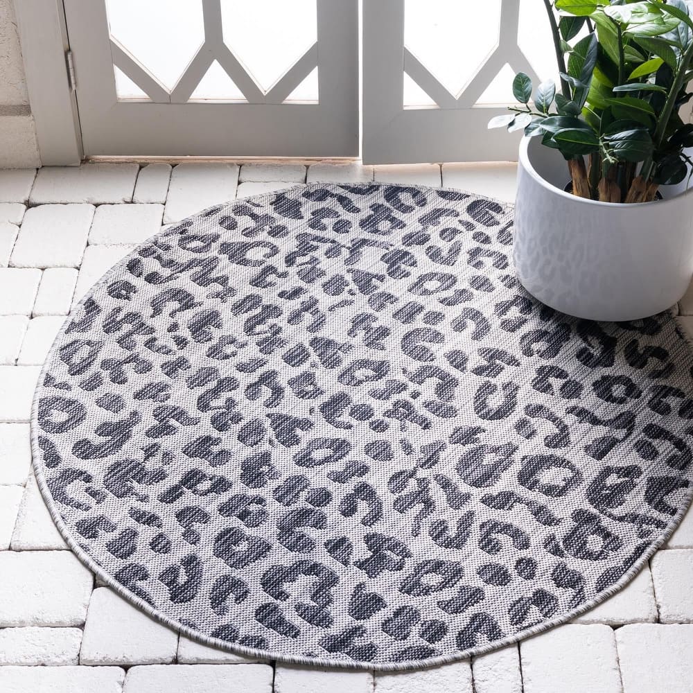 Outdoor Gallery Collection Area Rug