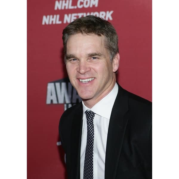 Shop Luc Robitaille At Arrivals For 2015 National Hockey League
