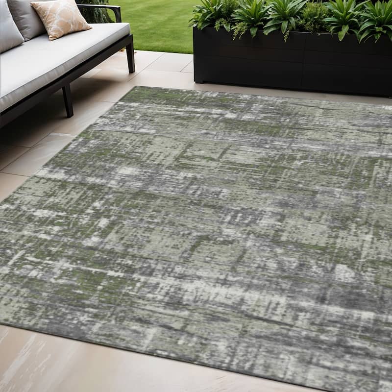 HomeRoots Geometric Transitional Rectangle Outdoor Rug - 5' X 8'