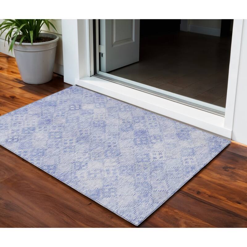 HomeRoots Geometric Transitional Rectangle Outdoor Rug - 3' x 5'