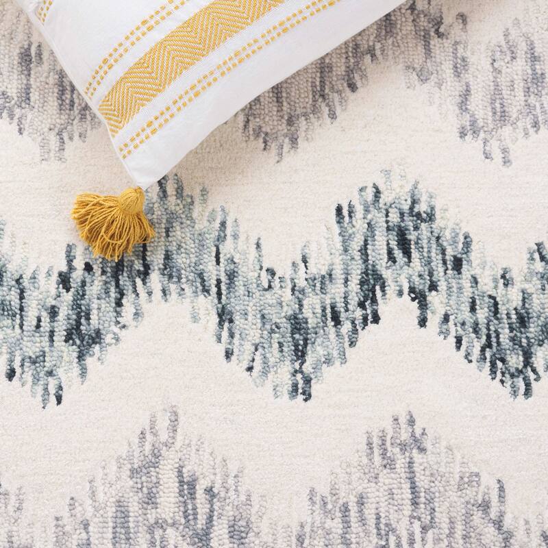 SAFAVIEH Handmade Soho Kaljopa Modern Chevron Wool & Viscose Rug