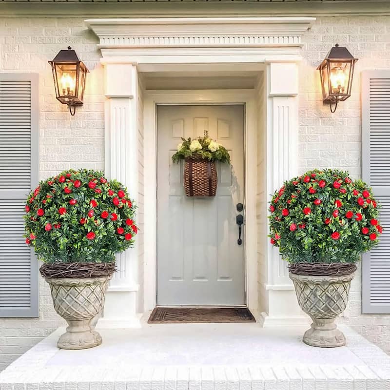 Set of 2/4 Artificial Topiary Ball Trees with Metal Stakes with Rose Flowers