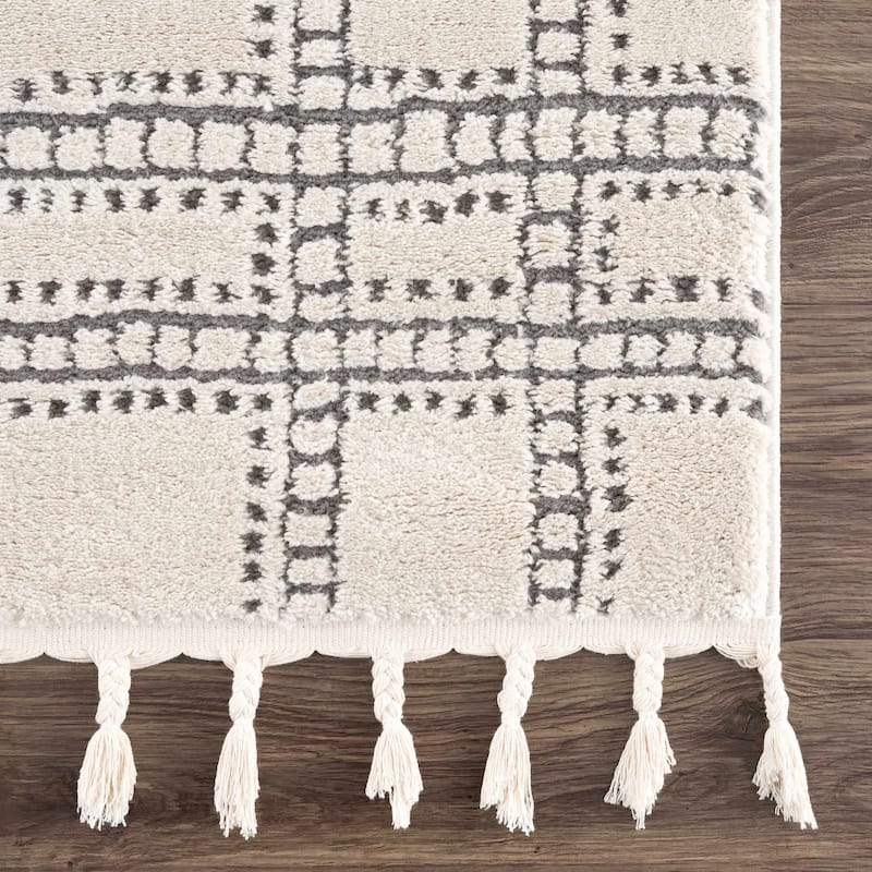 Hauteloom Azana Living Room, Bedroom Area Rug - Farmhouse - High Pile - Bone,Black - 5'3" x 7'