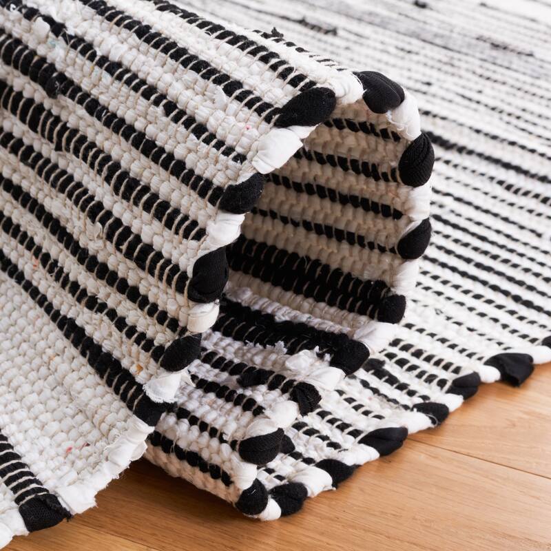 SAFAVIEH Handmade Striped Kilim Yuzu Transitional Rug