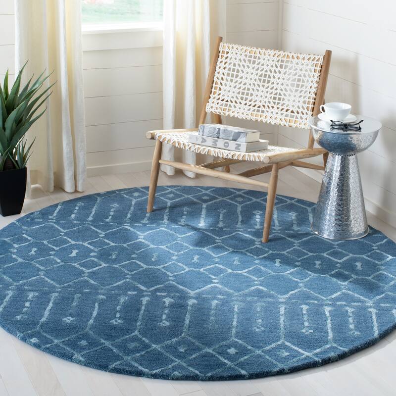 SAFAVIEH Handmade Himalaya Parasols Modern Wool Rug - 6' Round - Navy/Silver