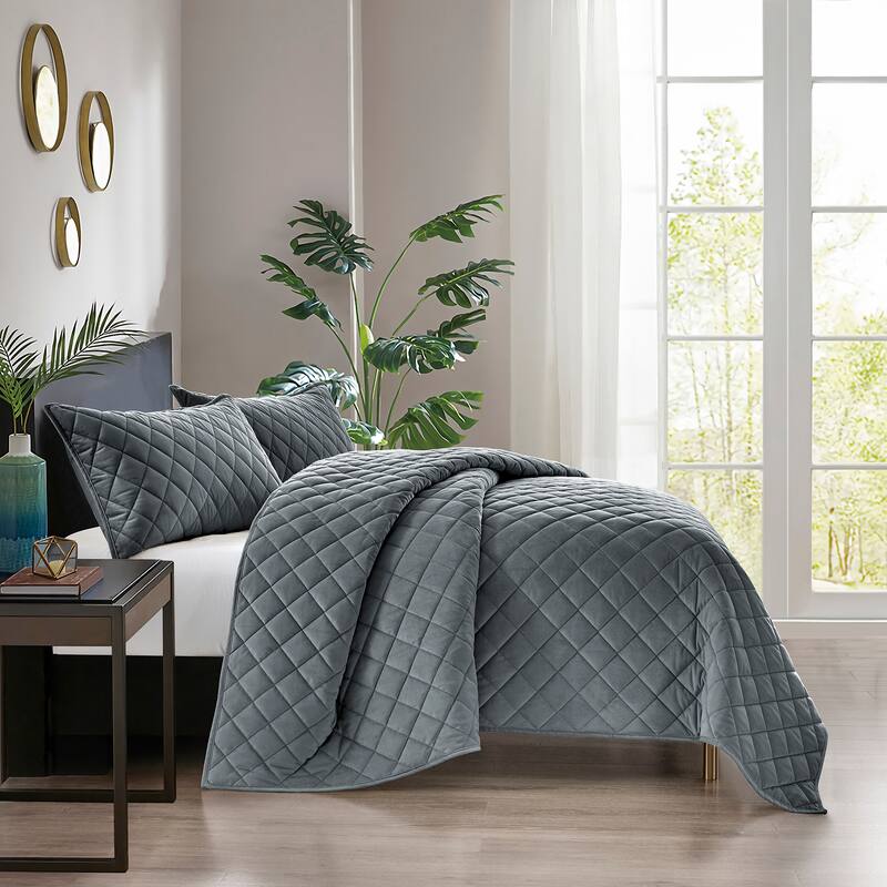 Pointehaven Heavy-Weight Oversized Diamond Design Velvet Quilt Sets