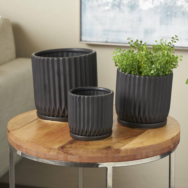 Black or White Ceramic Ribbed Indoor Outdoor Planter with Attached Saucer (Set of 3)