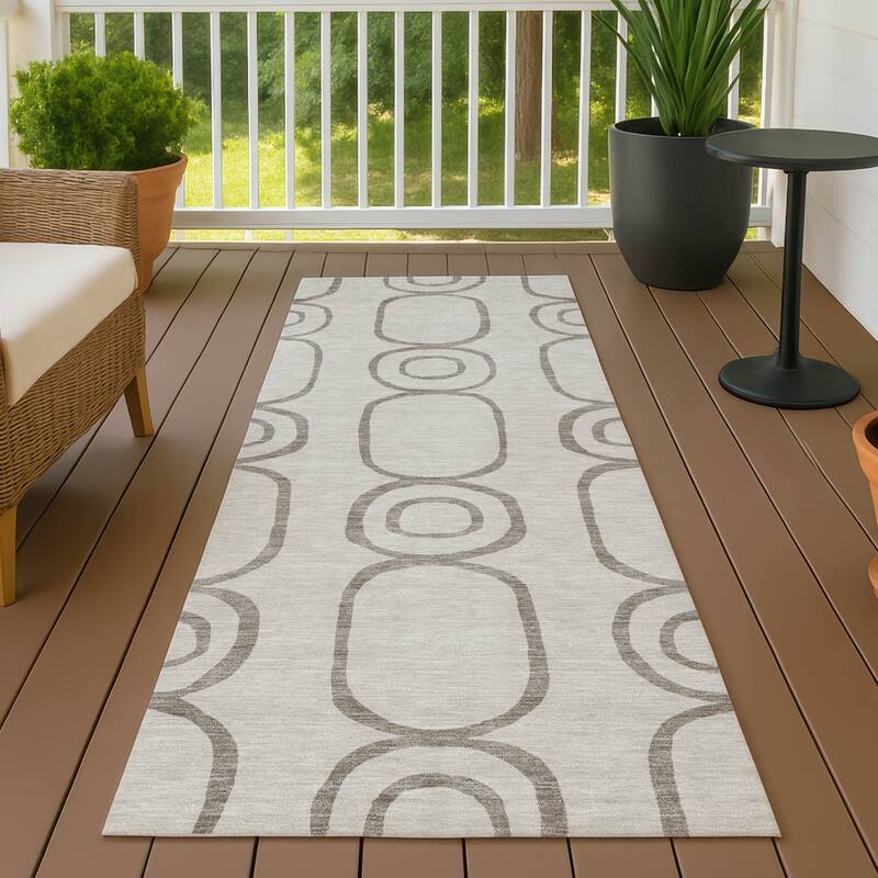 Machine Washable Indoor/ Outdoor Modern Vibe Chantille Rug - Taupe - 2'3" x 7'6"