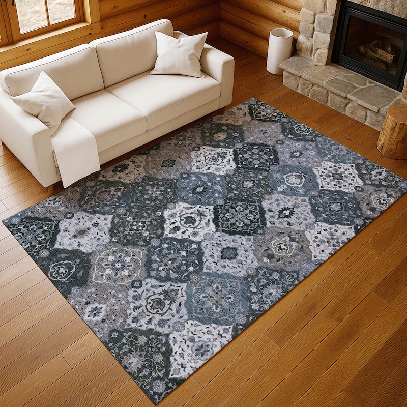 Machine Washable Indoor/ Outdoor Traditional Panel Chantille Rug