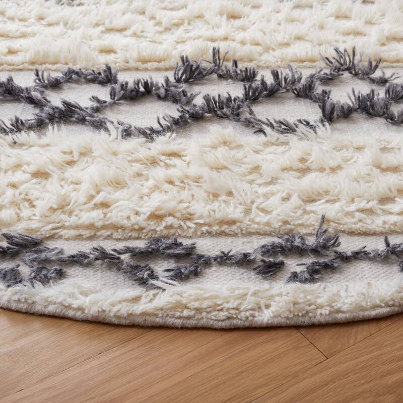 SAFAVIEH Handmade Casablanca Aneliya Tribal Wool Rug