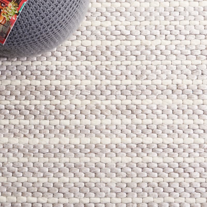 SAFAVIEH Handmade Marbella Sabire Modern Wool Rug
